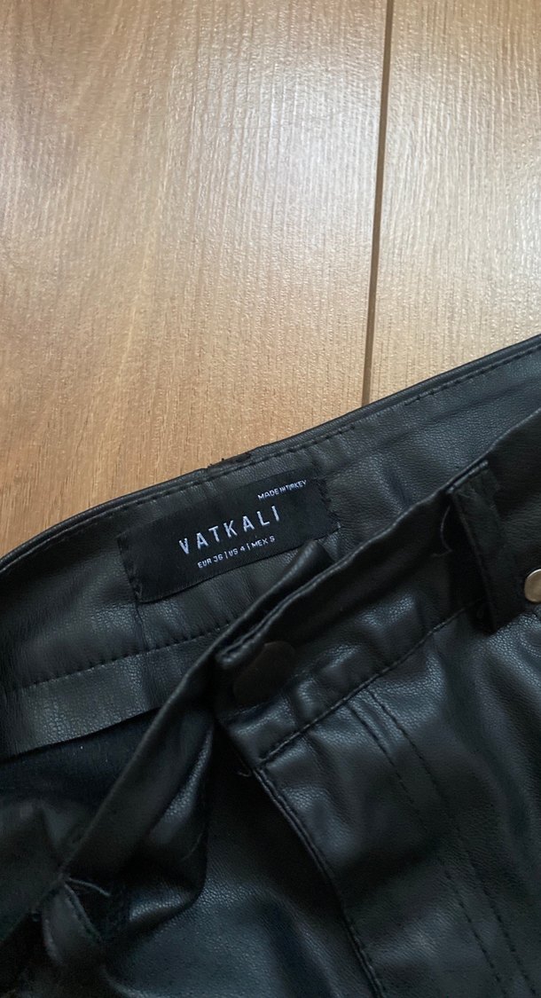 Kadın Siyah Deri Midi Pantolon - Görsel 3