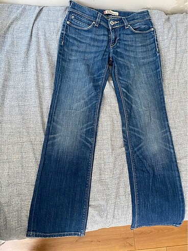 levis pant