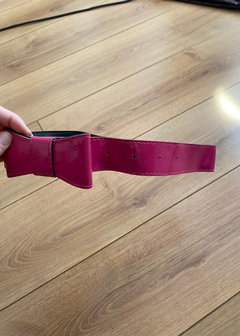 Pembe Parlak Deri Fiyonklu Çocuk Kemer - Görsel 2