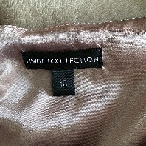 38 Beden ten rengi Renk M&S LimitedCollection pul payetli pudra rengi elbise