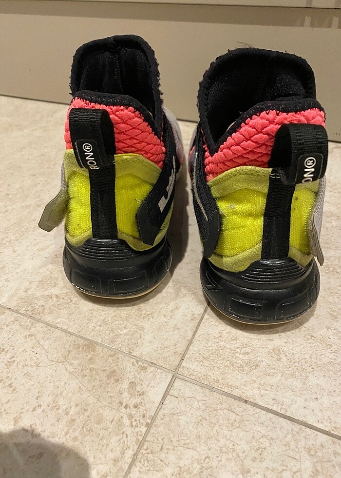 Nike Lebron James basketbol ayakkabısı - Görsel 3