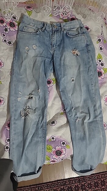 32 Beden Yırtık kot pantolon
