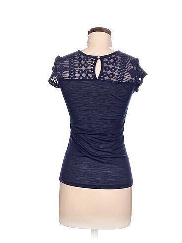 universal Beden Diğer T-shirt %70 İndirimli.