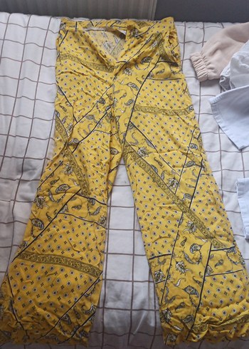 Sarı Desenli Bol Kesim yazlık Kadın Pantolon