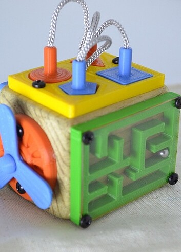 Beden Renk Aktivite Kübü Busy Cube Ahşap Plastik