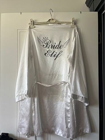 Diğer Bride hazırlık sabahlıgı