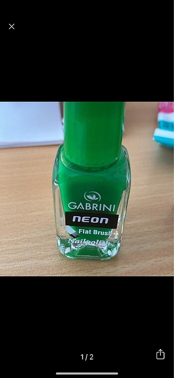Gabrini neon yesil flat brush 07