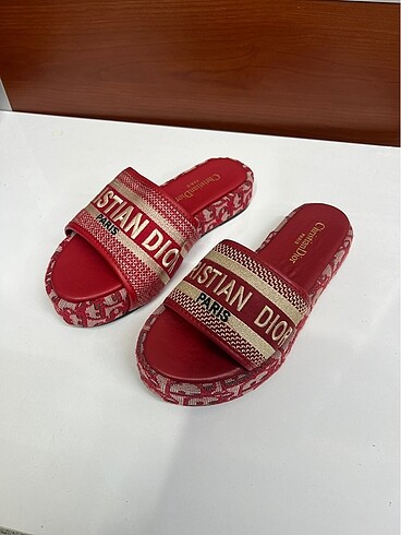 Dior nakışlı