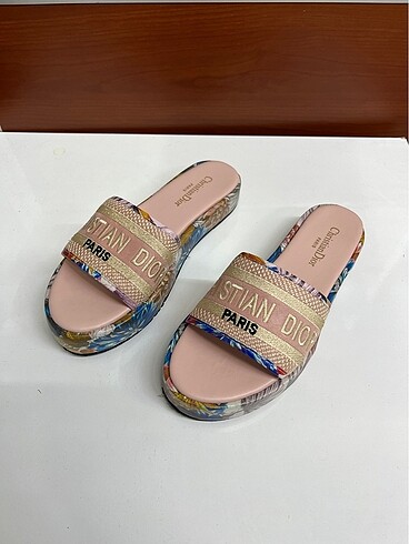 Dior pembe