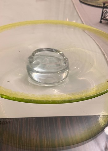 Parlak Yeşil Kenarlı Cam pasta servislik - Görsel 2