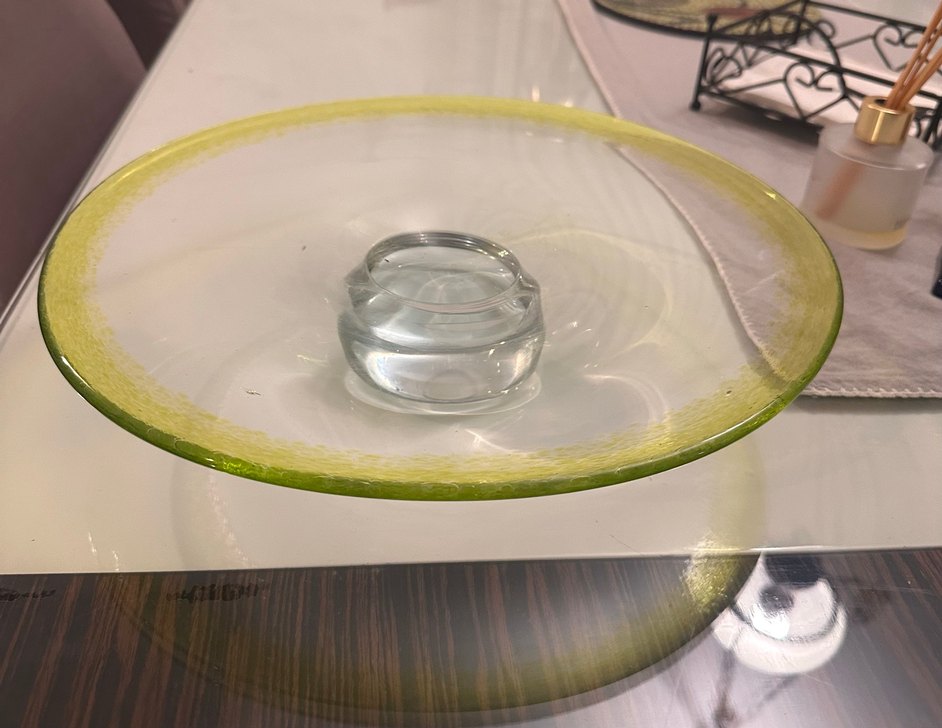 Parlak Yeşil Kenarlı Cam pasta servislik - Görsel 2