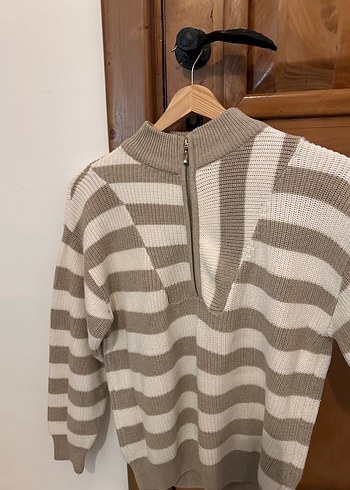 Bej Gri Çizgili Yarım Fermuarlı Triko Kazak - Görsel 3