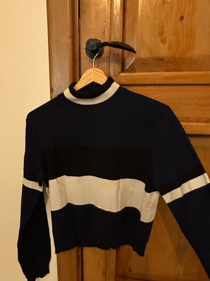 Siyah Çizgili Boğazlı Kadın Kazak - Görsel 2