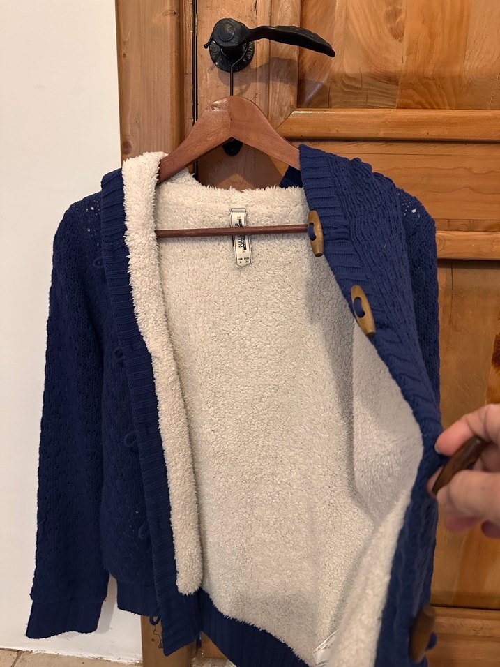 Koyu Mavi Kapüşonlu Örgü Kadın Hırkası - Görsel 3