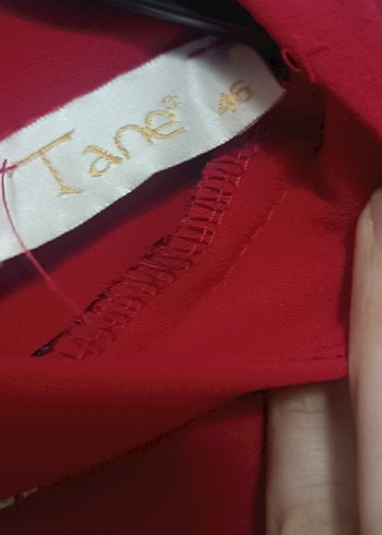 Uzun Kırmızı Saten Elbise - Görsel 3