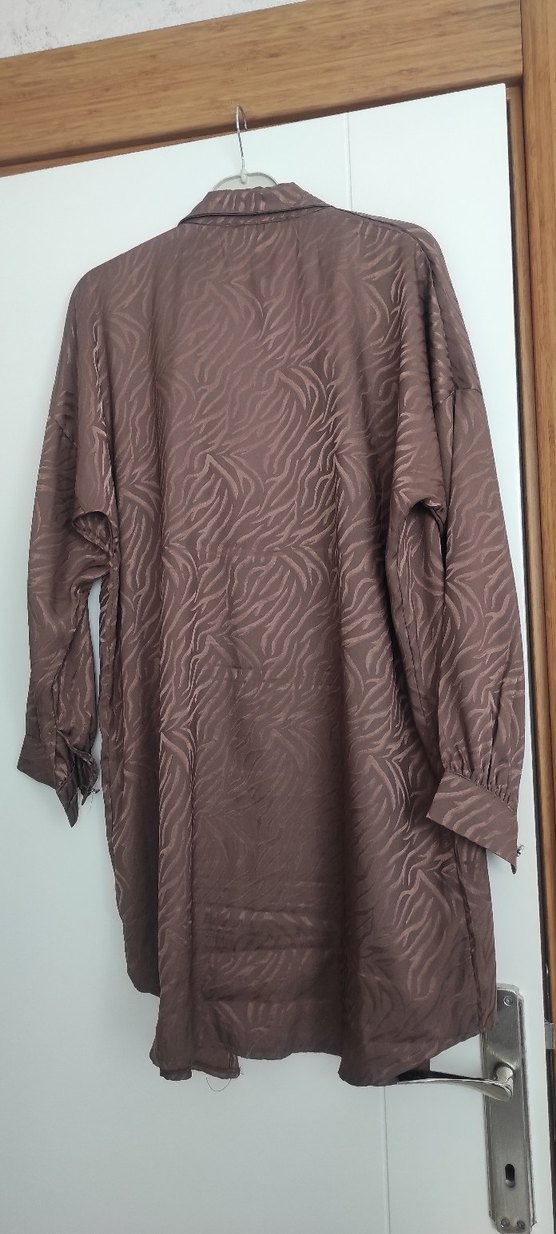 Düğmeli Uzun Kahverengi Kadın Gömlek - Görsel 4