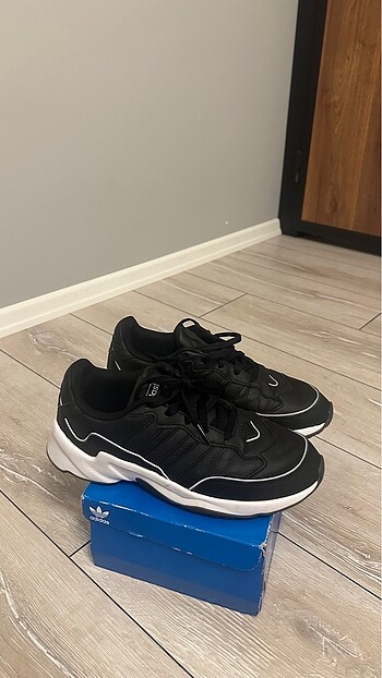 Adidas sneaker