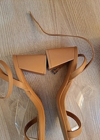 Bershka Bershka bej taba topuklu sandalet