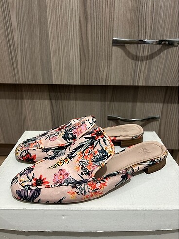 H&M terlik