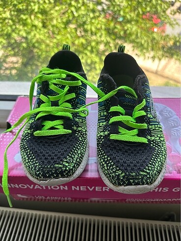 29 Beden Skechers erkek çocuk ayakkabı 29 no