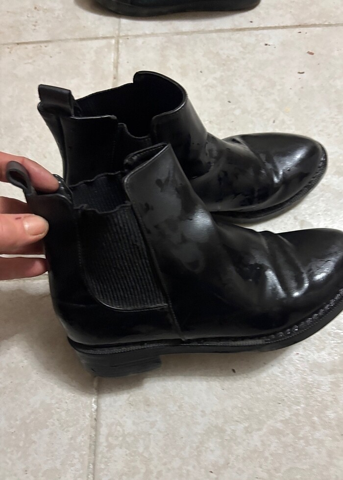 Siyah bot - Görsel 1