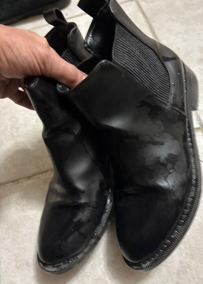 Siyah bot - Görsel 3