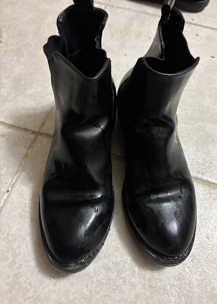 Siyah bot - Görsel 4