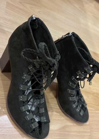 Koyu haki süet üstten bağcıklı Topuklu Kadın Ayakkabısı - Görsel 2