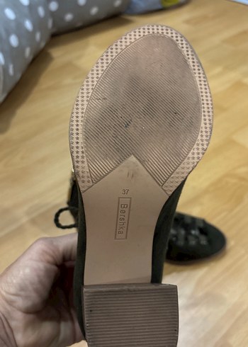 Koyu haki süet üstten bağcıklı Topuklu Kadın Ayakkabısı - Görsel 3