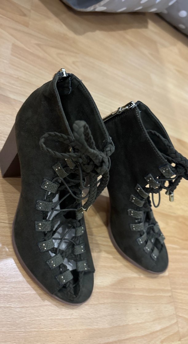 Koyu haki süet üstten bağcıklı Topuklu Kadın Ayakkabısı - Görsel 2