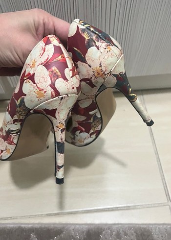Çiçek Desenli Pastel Stiletto Topuklu Kadın Ayakkabı - Görsel 2