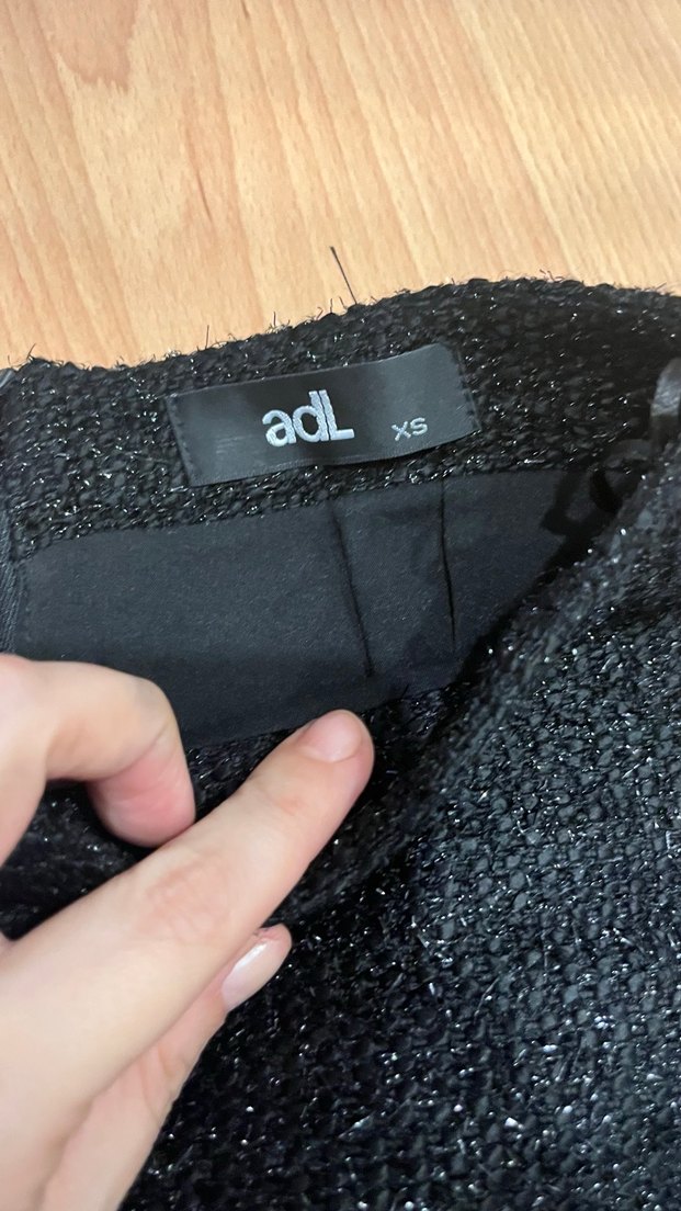 Siyah Parlak Kürklü Mini Etek - Görsel 2