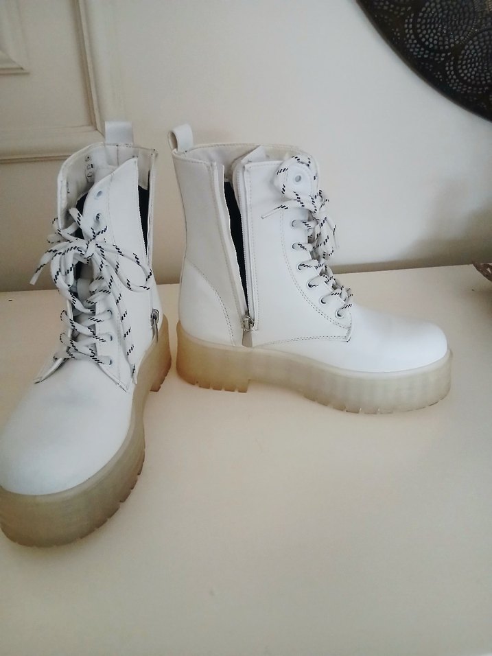 şeffaf Tabanlı Beyaz Bağcıklı Kadın Bot,postal - Görsel 2