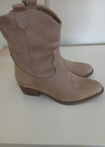 Bej Süet Kadın Dolgu Topuk Bot - Görsel 4