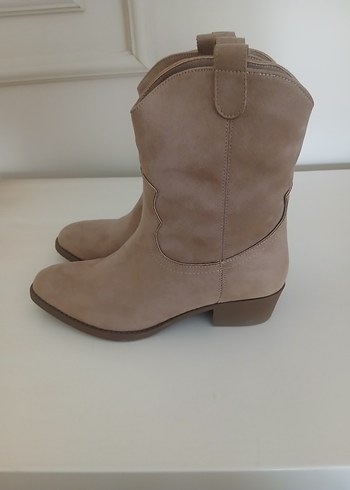 Bej Süet Kadın Dolgu Topuk Bot - Görsel 3