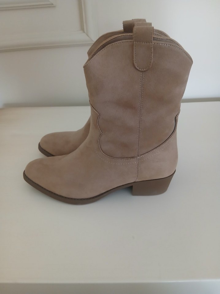 Bej Süet Kadın Dolgu Topuk Bot - Görsel 3