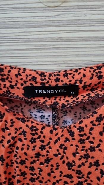 Trendyol & Milla Askılı turuncu desenli elbise