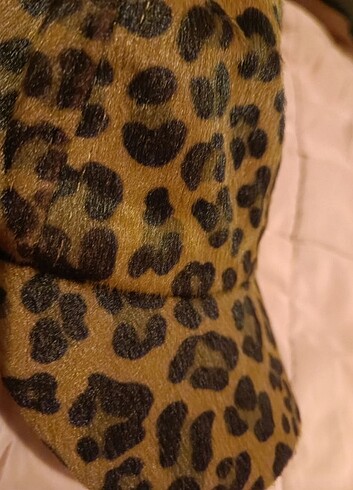 H&M H&M sahte leopar şapka 
