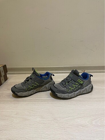 Skechers Sheckers 29 numara erkek çocuk spor ayakkabı