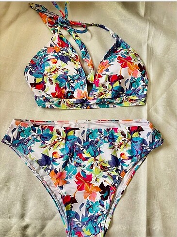 Mavi çiçekli rengarenk bikini????????