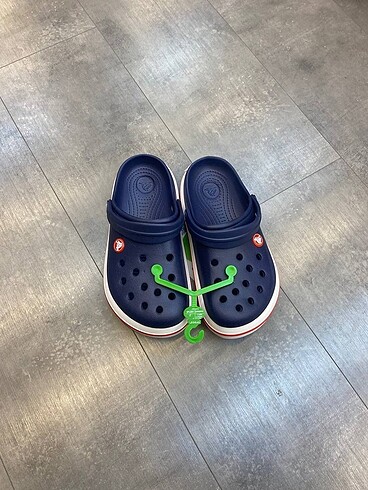 39 Beden lacivert Renk İTHAL TOZ TORBALI CROCS