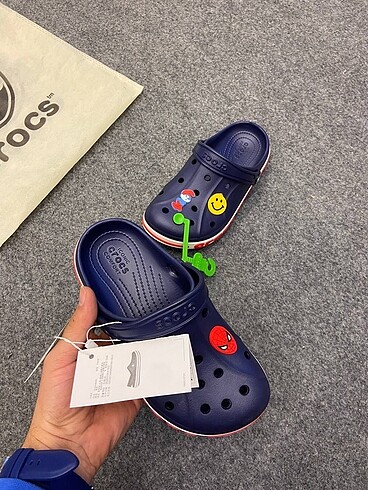 35 Beden lacivert Renk İTHAL BARKODLU CROCS
