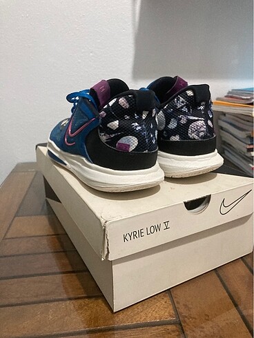 Nike Kyrie low 5 marina blue