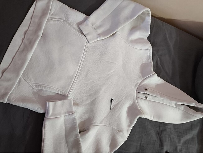 Beyaz nike sweatshirt