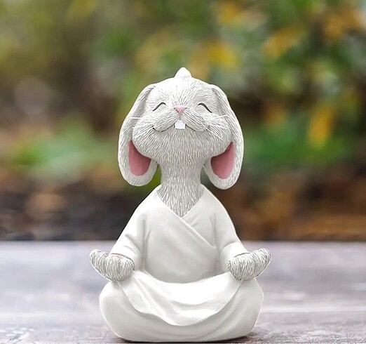 Meditasyon yapan Tavşan Biblo