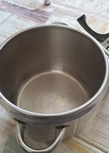 Beden Gri Metal Tencere ve Kapak duduklu tencere
