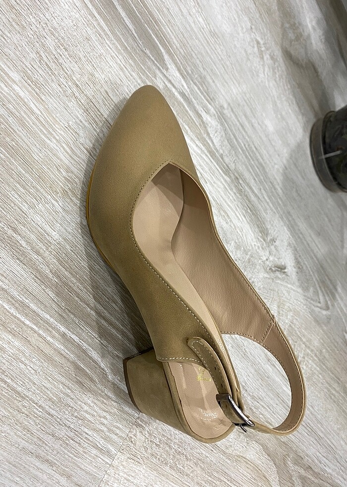 Süet krem kalın topuk ayakkabı - Görsel 3