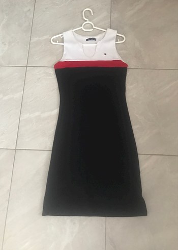 Siyah Midi Spor Tarz Kadın Elbise