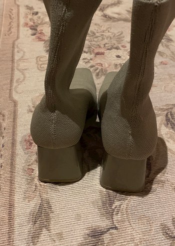 Bej Örgü Detaylı Kadın Bot - Görsel 3