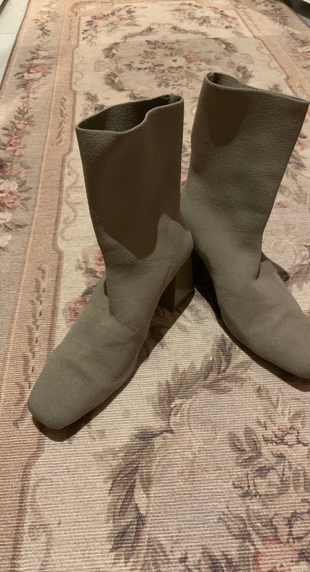 Bej Örgü Detaylı Kadın Bot - Görsel 2